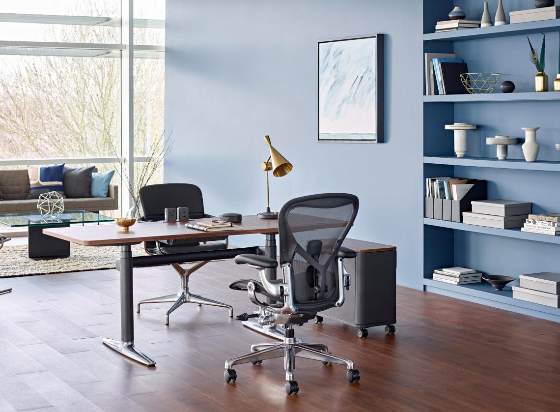 Fauteuil Herman Miller Aeron en situation de bureau