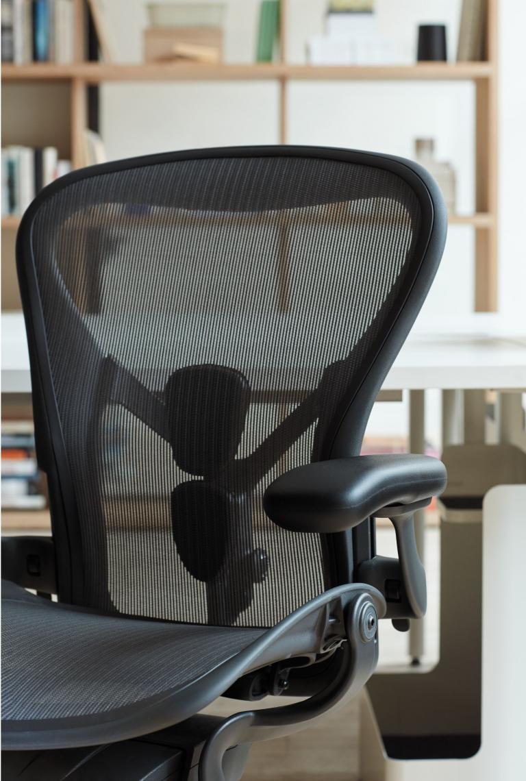 Détail du fauteuil Herman Miller Aeron Graphite